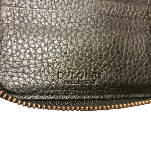 BVLGARI LOGOMANIA CANVAS & LEATHER ZIP WALLET - Picture 6 of 12